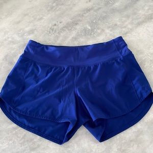 Size 6 lululemon 4” mid rise speed up shorts